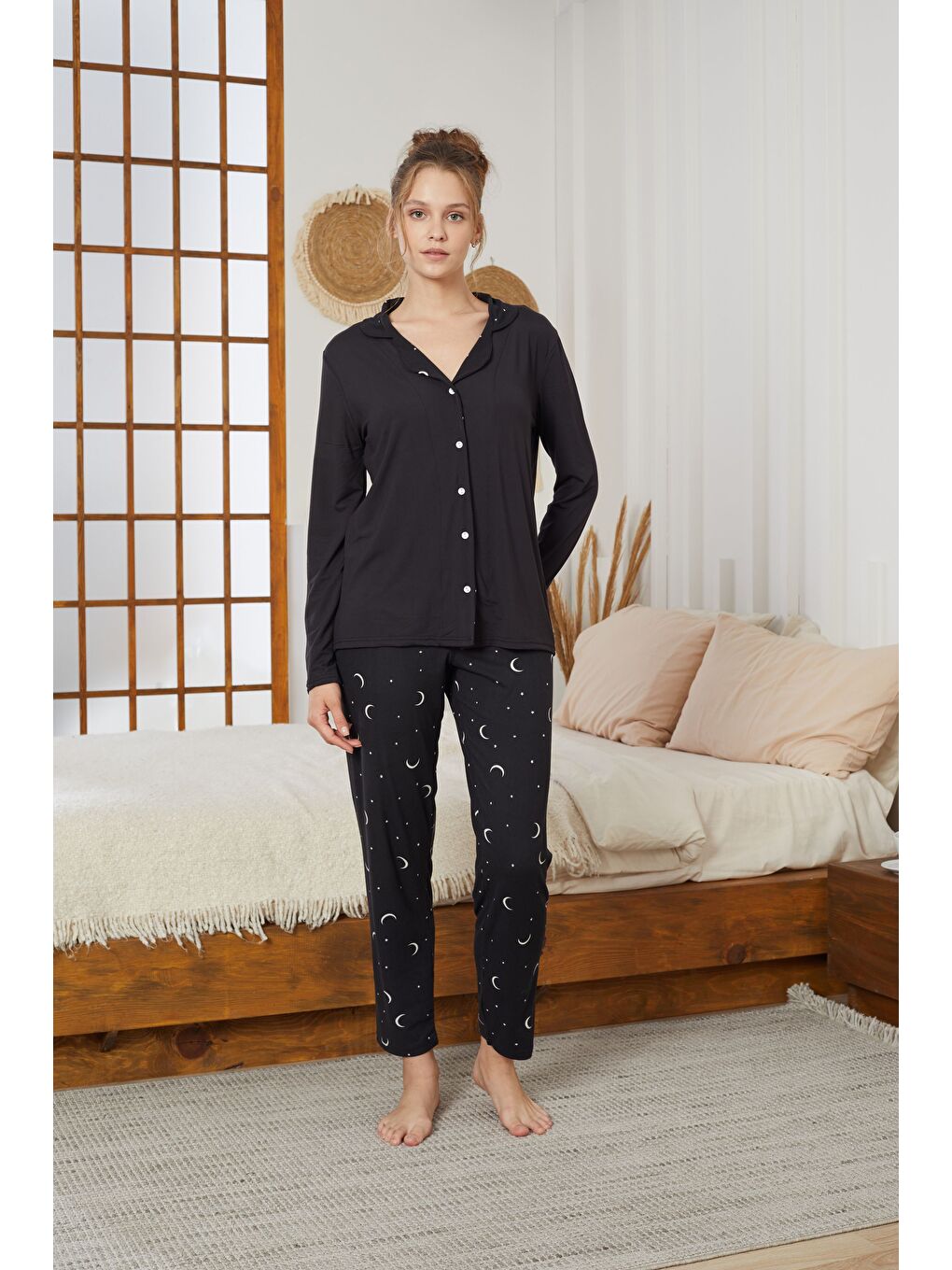 Siyah Yıldız Desenli Gömlek Yaka Düğmeli Milan Örme Pijama Takım25224011-1