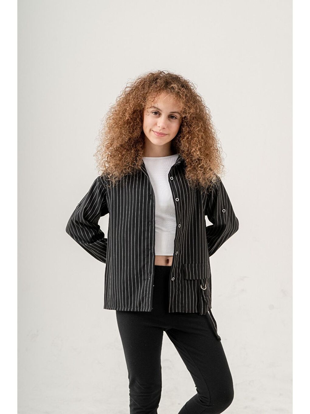 Siyah Kız Çocuk Çizgi Desenli Cep Kemerli Gömlek P1037