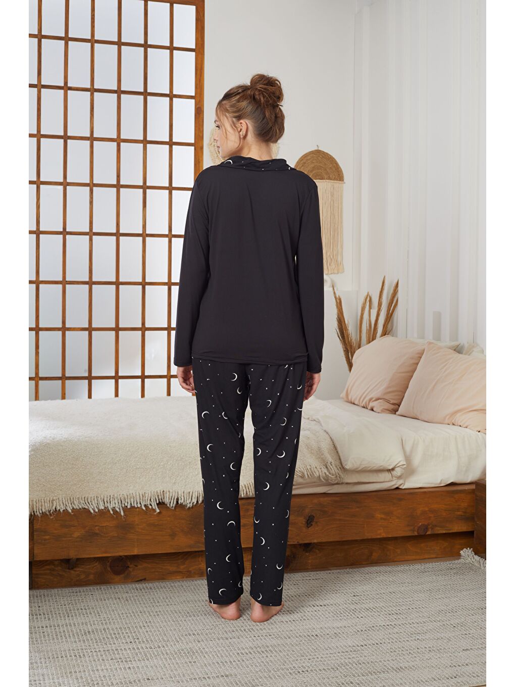 Siyah Yıldız Desenli Gömlek Yaka Düğmeli Milan Örme Pijama Takım25224011-2