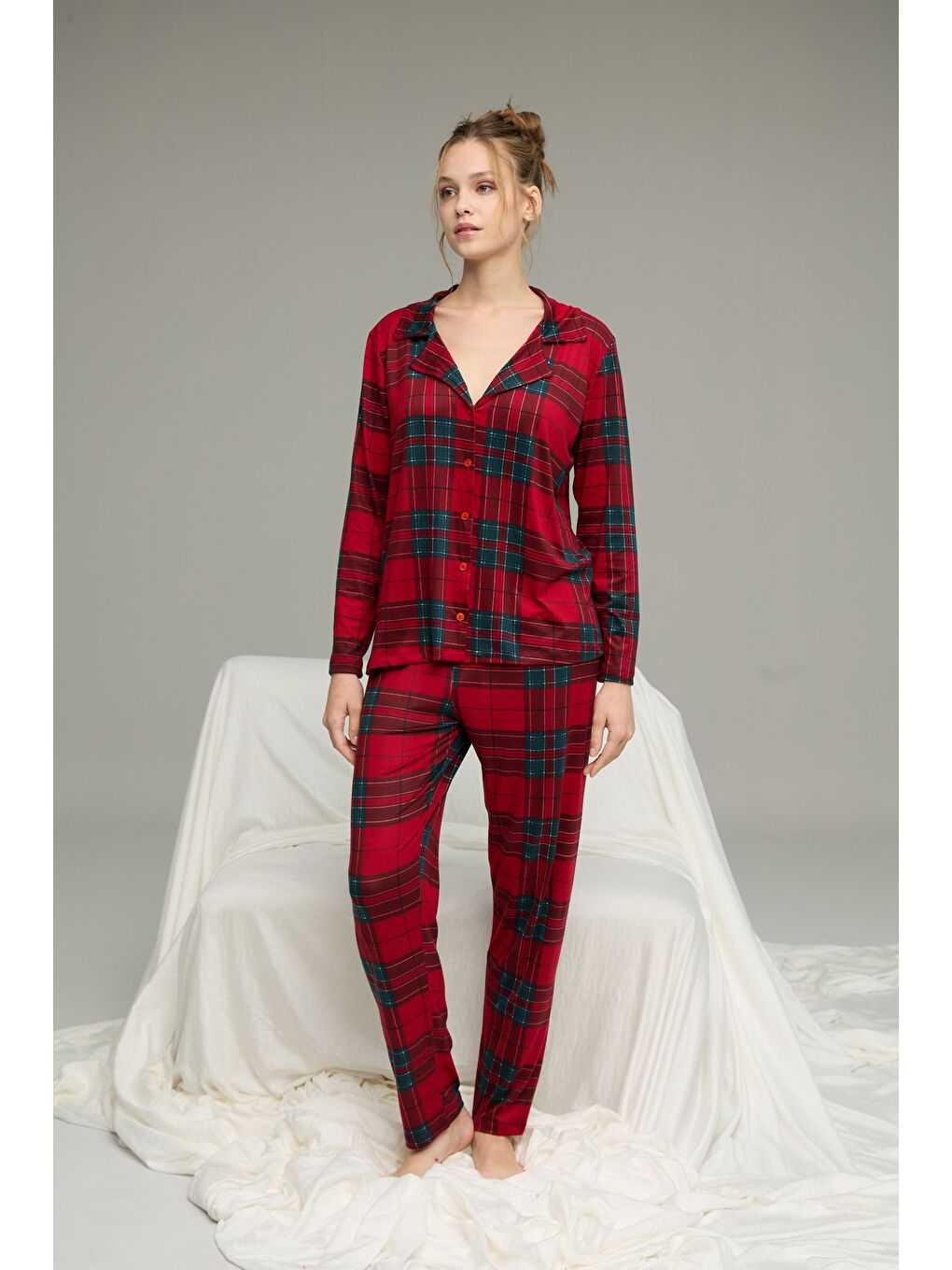 Kırmızı Ekose Desenli Gömlek Yaka Düğmeli Milan Örme Pijama Takım25224014-1