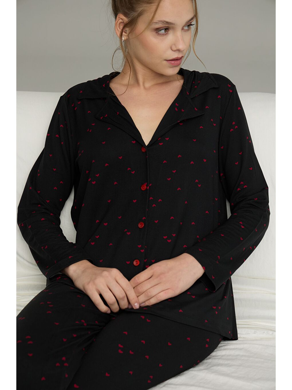 Siyah Kalp Desenli Gömlek Yaka Düğmeli Milan Örme Pijama Takım25224015