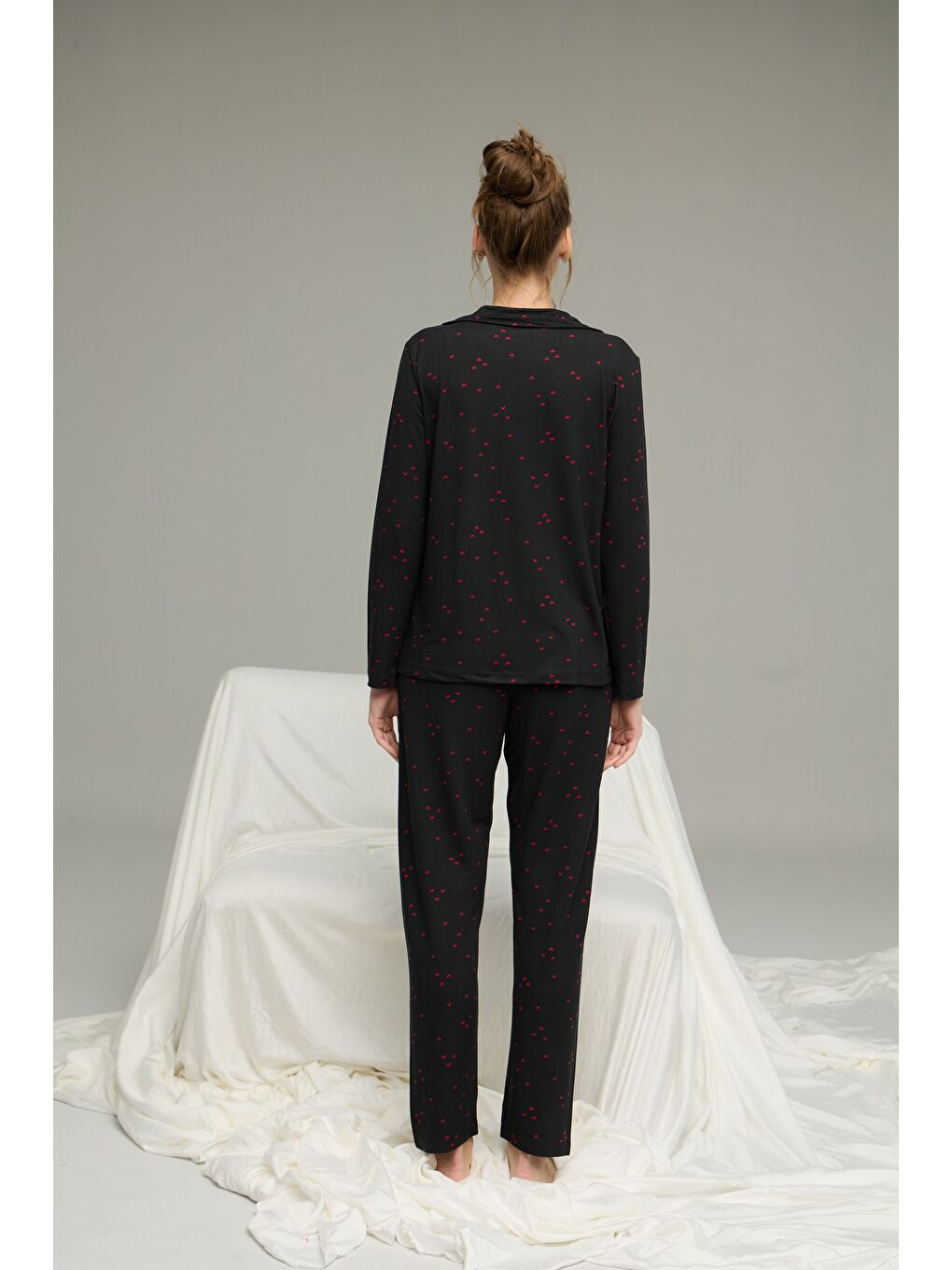 Siyah Kalp Desenli Gömlek Yaka Düğmeli Milan Örme Pijama Takım25224015-2