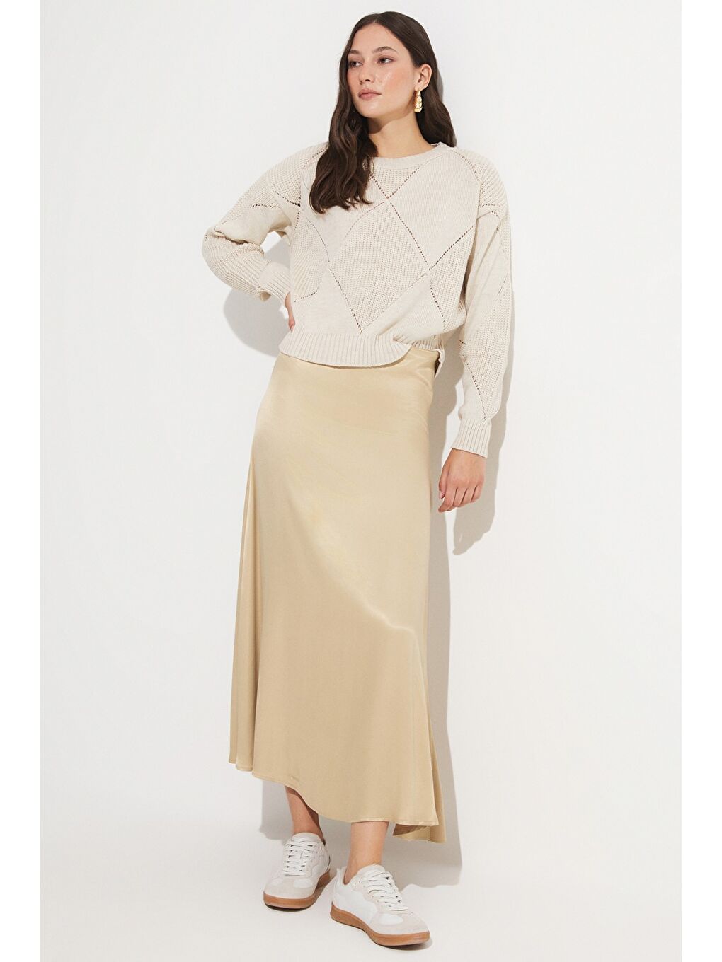 Bej Kadın Bisiklet Yaka Düşük Omuz Kendinden Desenli Triko Kazak-4