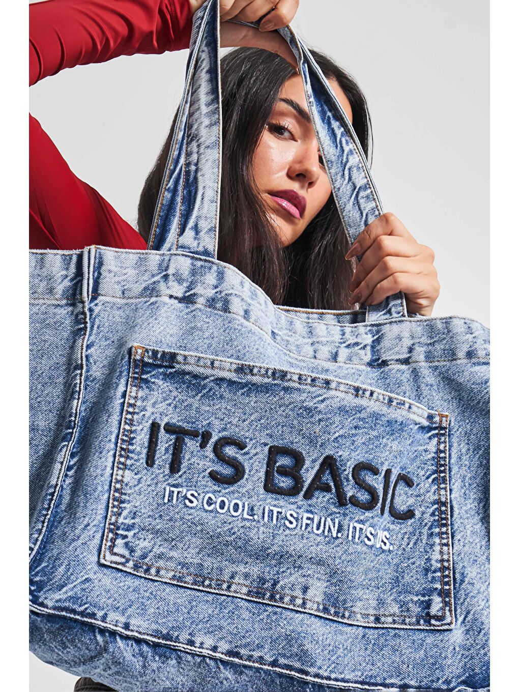 it's basic Koyu Mavi Renk S3w427 Mavi Nakışlı Körüklü Cepli Denim Çanta - 1