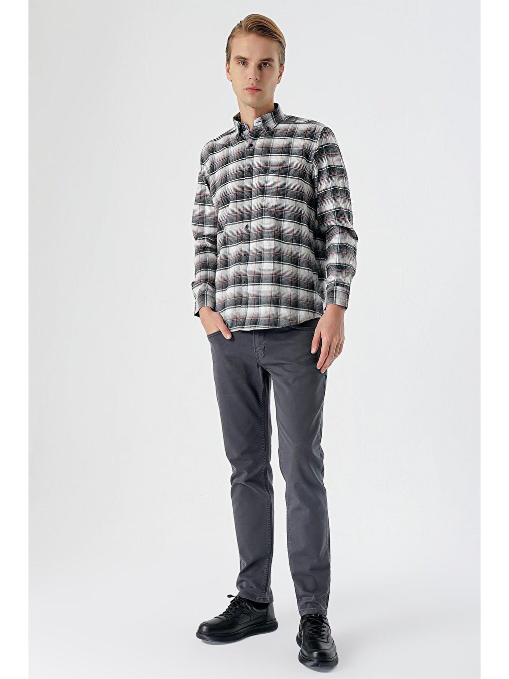 Kırmızı Vişne Uzun Kollu Ekoseli Bez Ayağı Düğmeli Yaka Cepli Pamuklu Comfort Fit Gömlek 1004235173-3