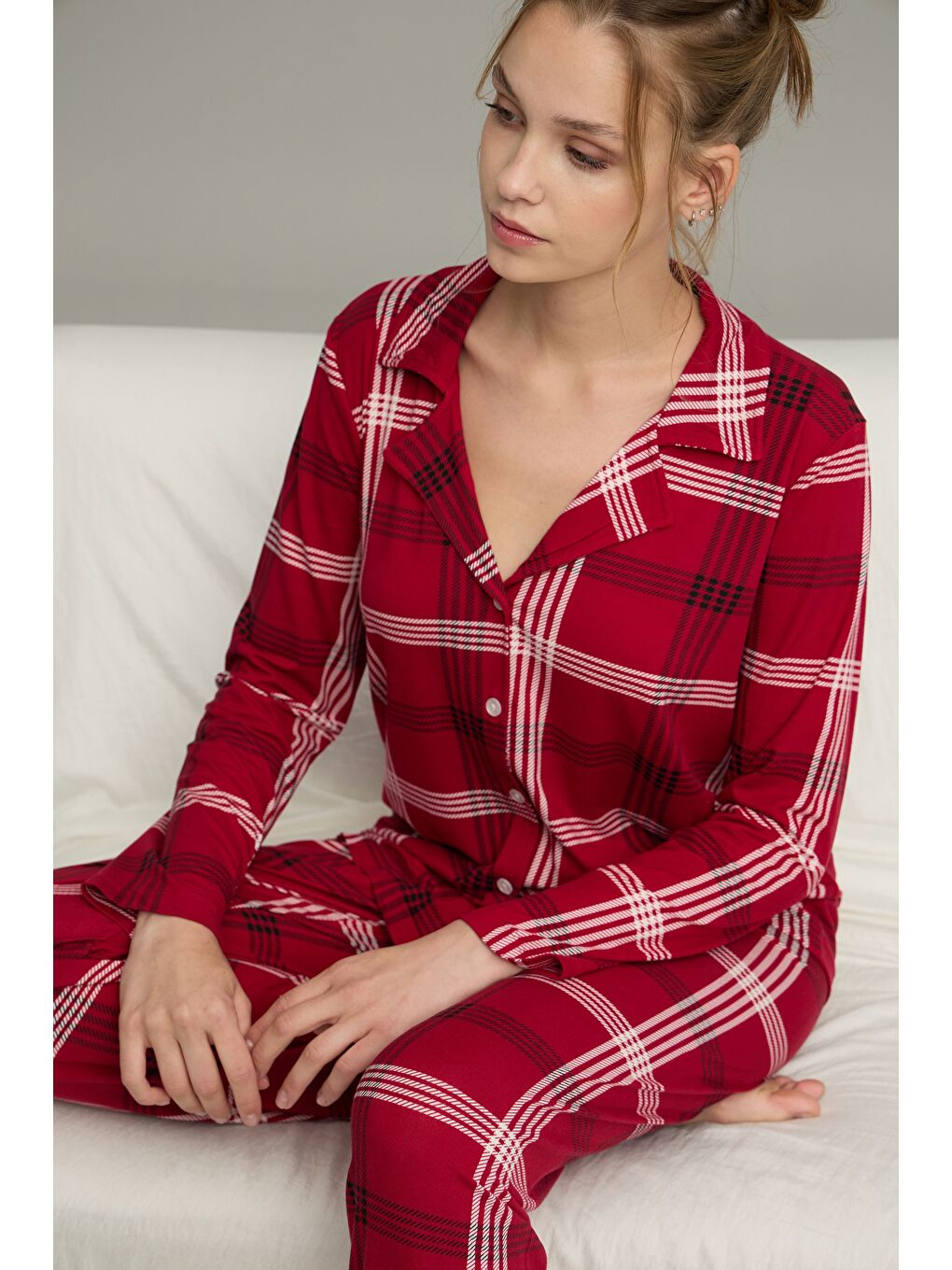 Kırmızı Ekose Desenli Gömlek Yaka Düğmeli Milan Örme Pijama Takım25224020