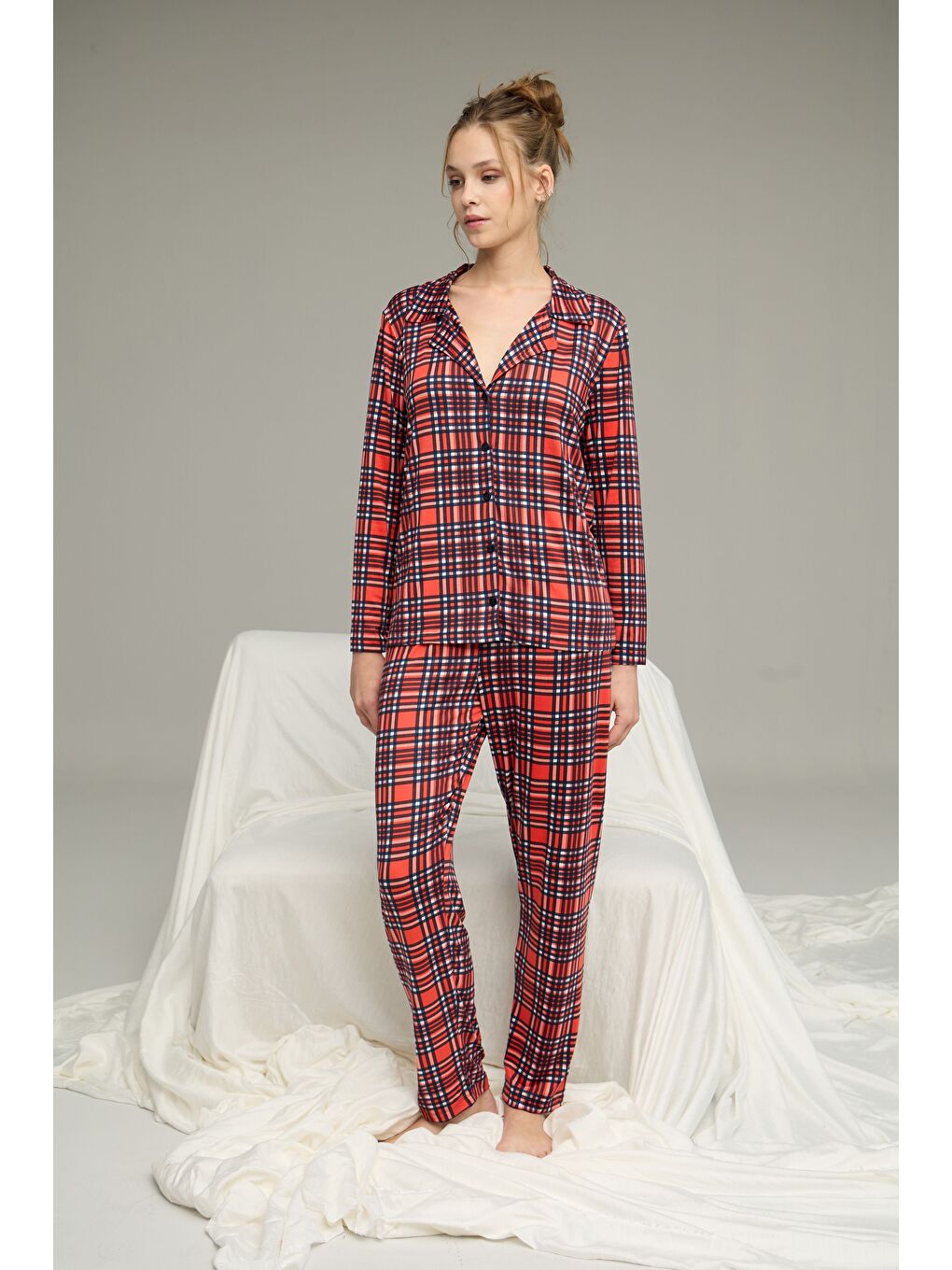 Karışık Ekose Desenli Gömlek Yaka Düğmeli Milan Örme Pijama Takım25224021-1