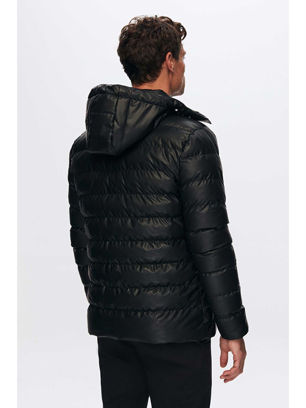 Slim Fit Siyah Rüzgar Geçirmez Su İtici Kışlık Mont-4