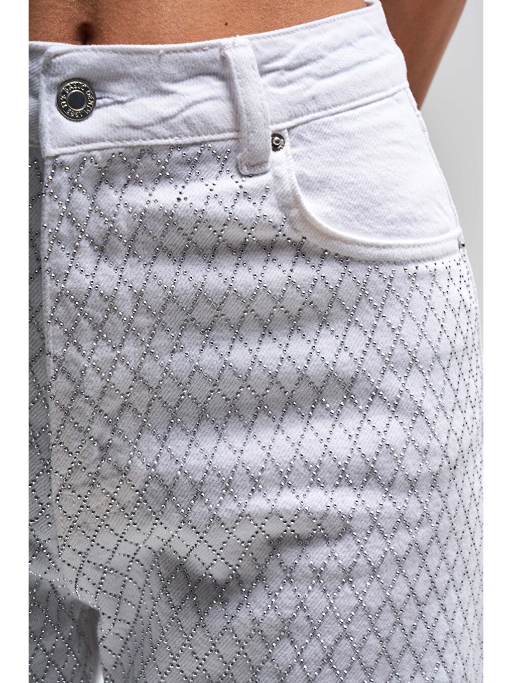 Kadın Beyaz Renk Doris T3-5s5-2 Straight Fit Yüksek Bel Baklava Taş Desenli %100 Pamuk İç Boy 80cm T-1