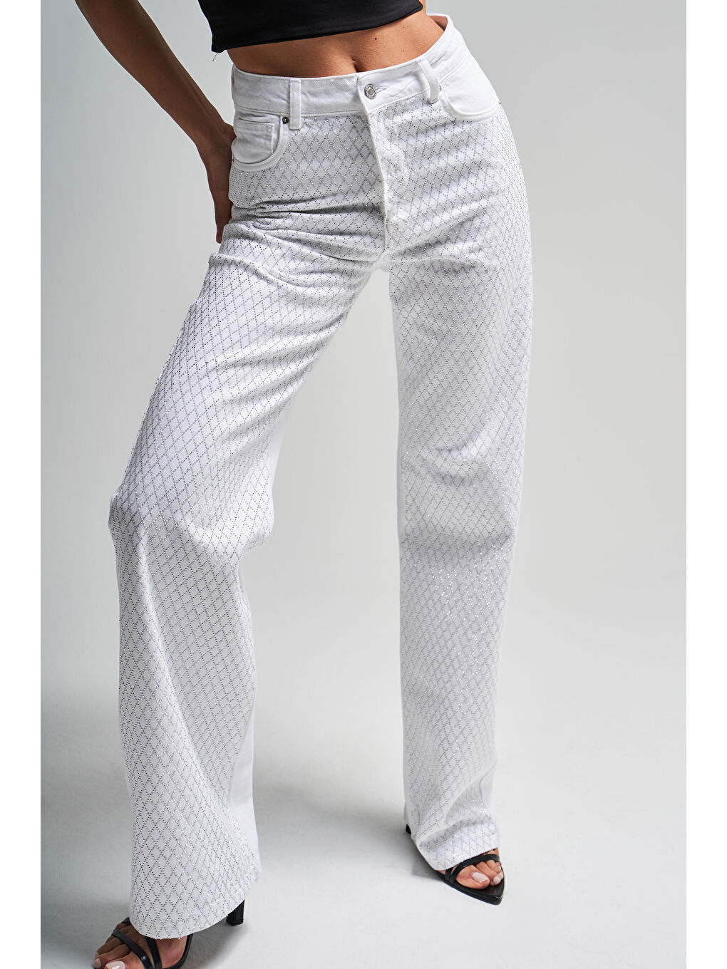 Kadın Beyaz Renk Doris T3-5s5-2 Straight Fit Yüksek Bel Baklava Taş Desenli %100 Pamuk İç Boy 80cm T-3