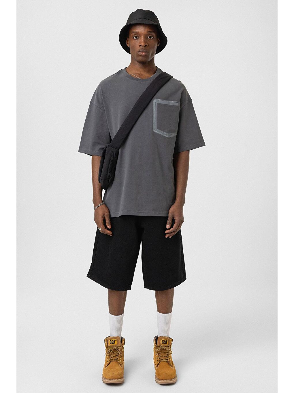 Gri Bisiklet Yaka Cepli Oversize Tişört Füme