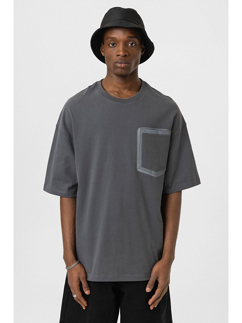 Gri Bisiklet Yaka Cepli Oversize Tişört Füme-2