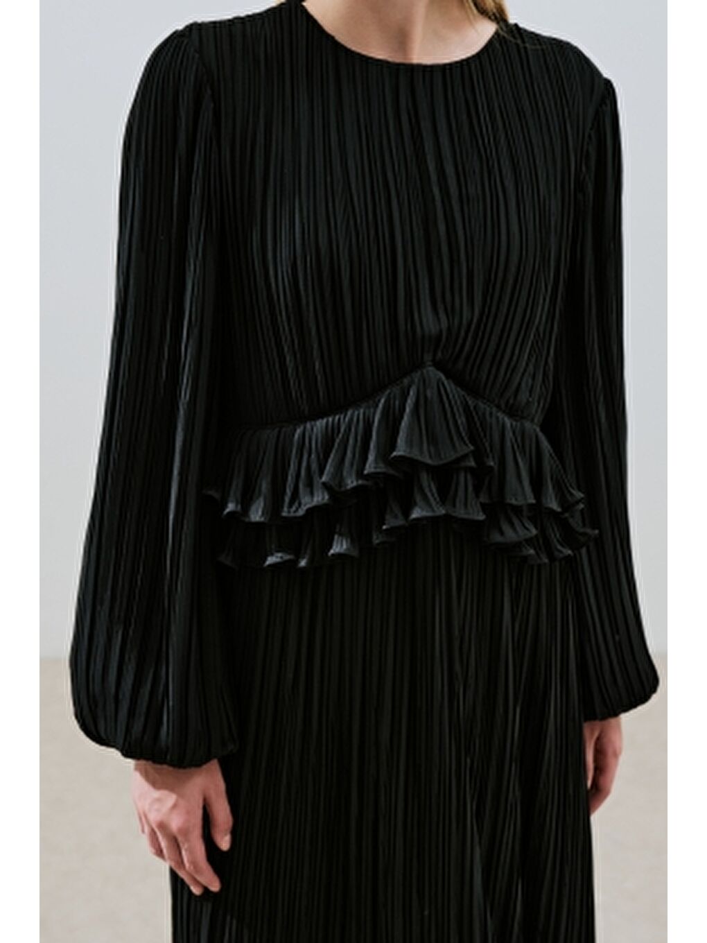 Mila Piliseli Katlı Elbise Siyah-3