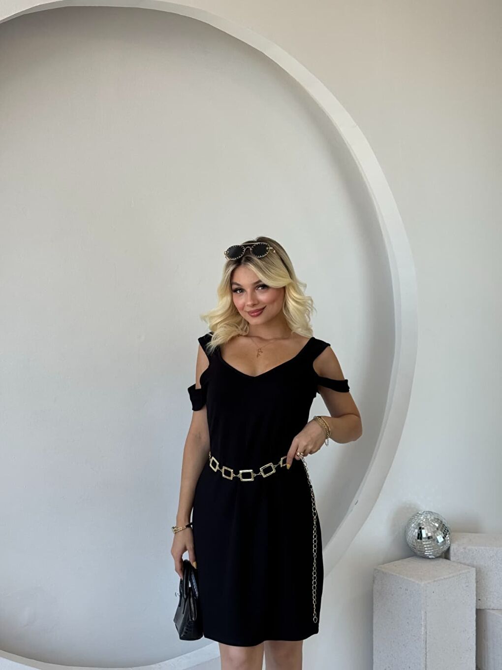 Siyah Kadın Askılı Soğuk Omuz Detaylı Modal Elbise-3