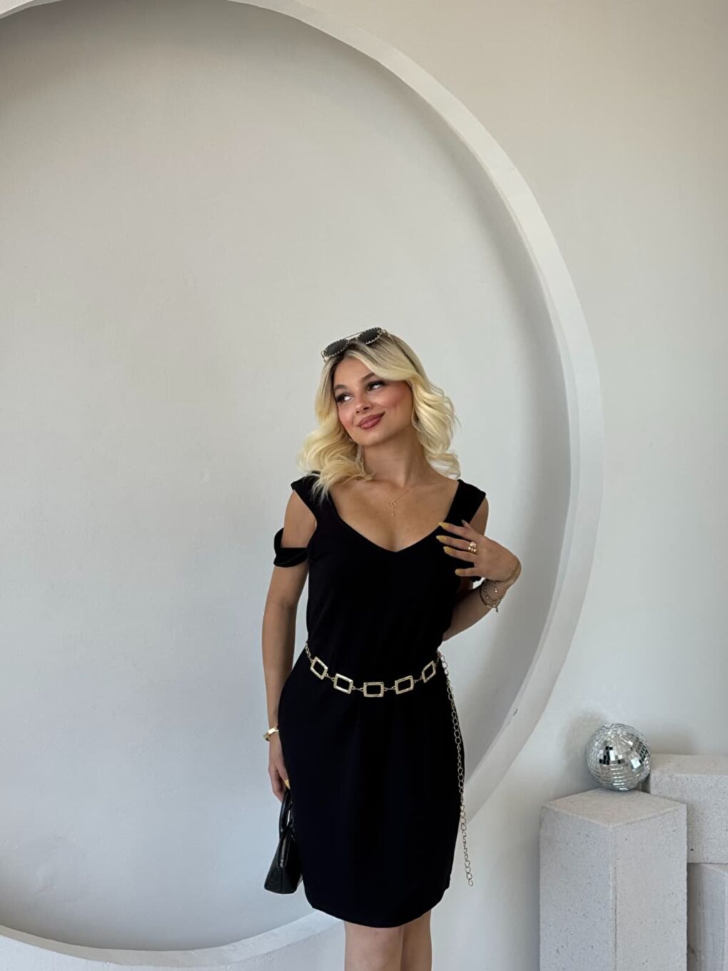 Siyah Kadın Askılı Soğuk Omuz Detaylı Modal Elbise-4