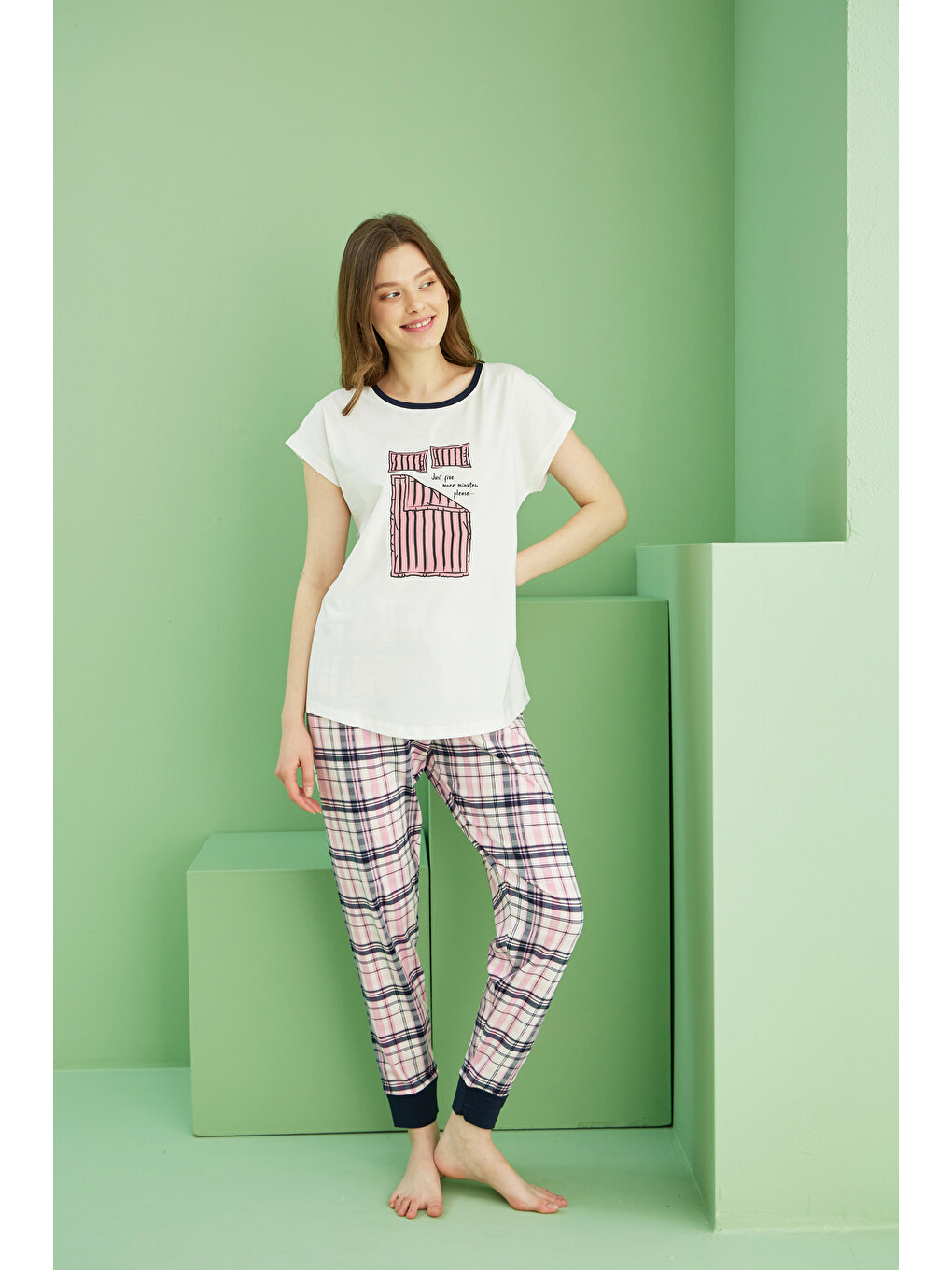 Ekru Desenli Pamuklu Bisiklet Yaka Örme Pijama Takım25117065-1