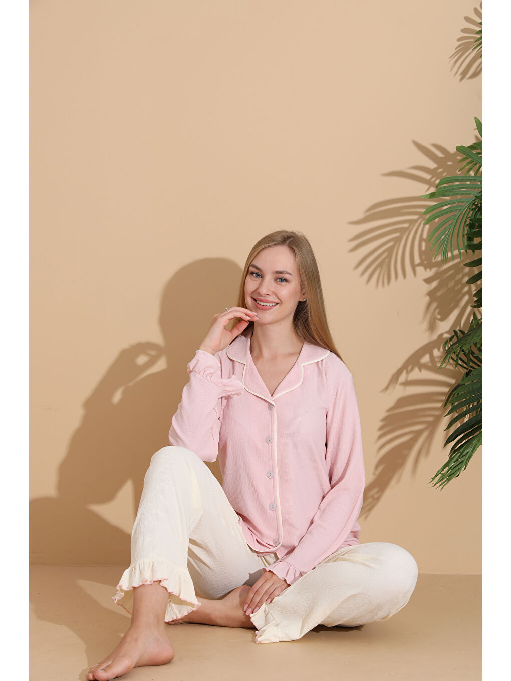 Pembe Bürümcük Kumaş Önden Düğmeli Uzun Kollu Kadın Pijama Takımı 6004-2