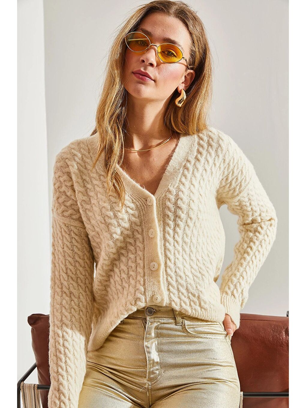 Bej Kadın Saç Örgülü Düğmeli Triko Hırka-2