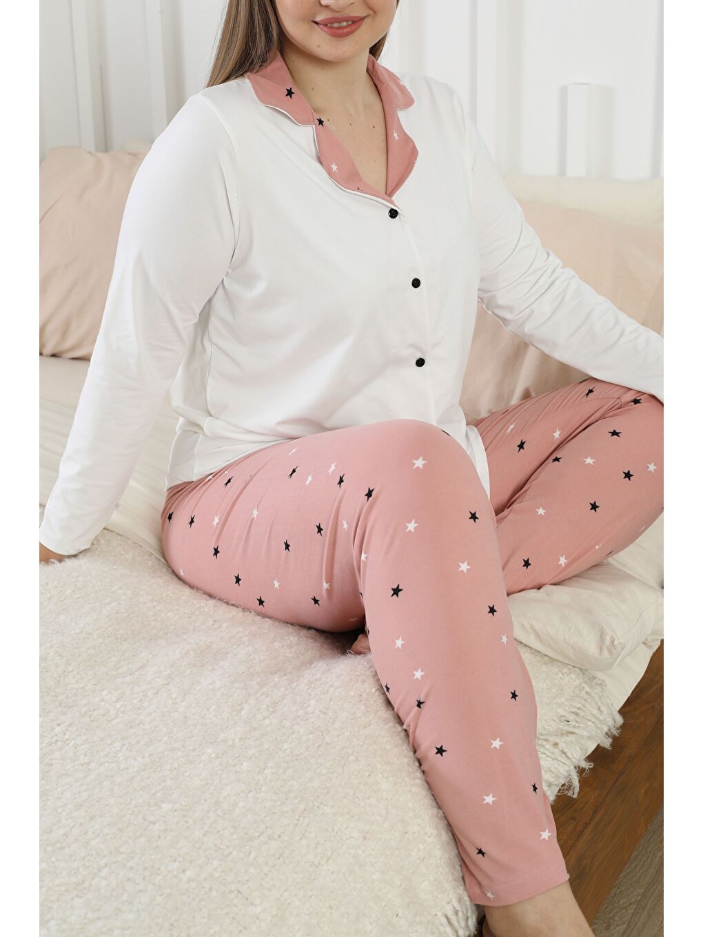 Ekru Desenli Büyük Beden Battal Boy Gömlek Yaka Düğmeli Milan Örme Pijama Takım25224305