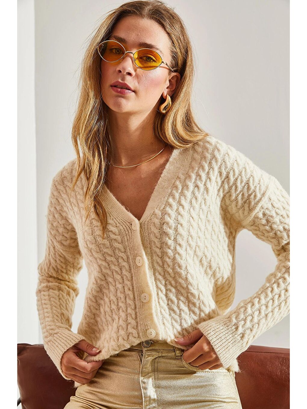 Bej Kadın Saç Örgülü Düğmeli Triko Hırka-3