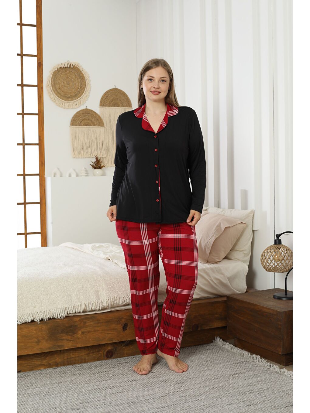 Siyah Desenli Büyük Beden Battal Boy Gömlek Yaka Düğmeli Milan Örme Pijama Takım25224306-1