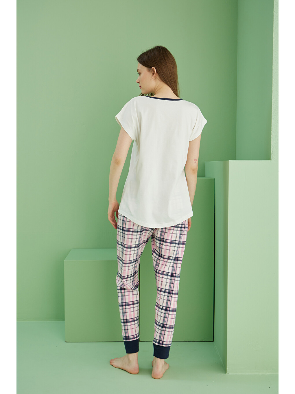 Ekru Desenli Pamuklu Bisiklet Yaka Örme Pijama Takım25117065-2