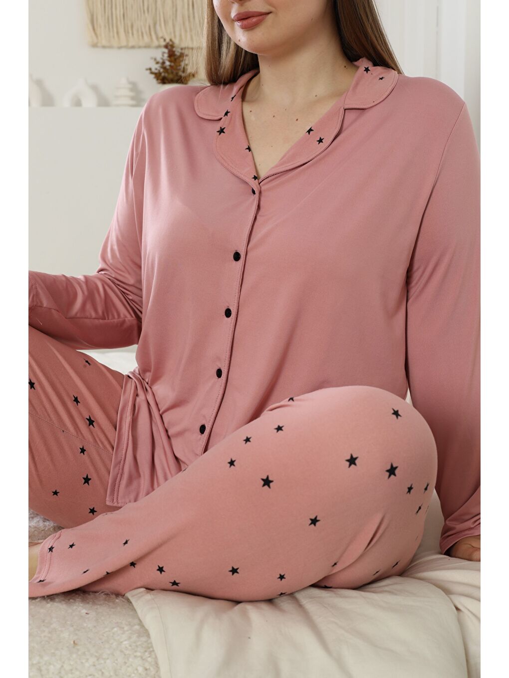 Pembe Pudra Desenli Büyük Beden Battal Boy Gömlek Yaka Düğmeli Milan Örme Pijama Takım25224310