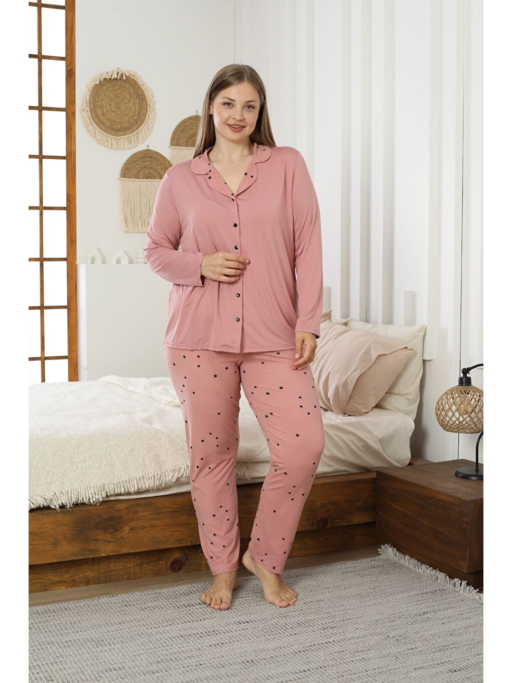 Pembe Pudra Desenli Büyük Beden Battal Boy Gömlek Yaka Düğmeli Milan Örme Pijama Takım25224310-1