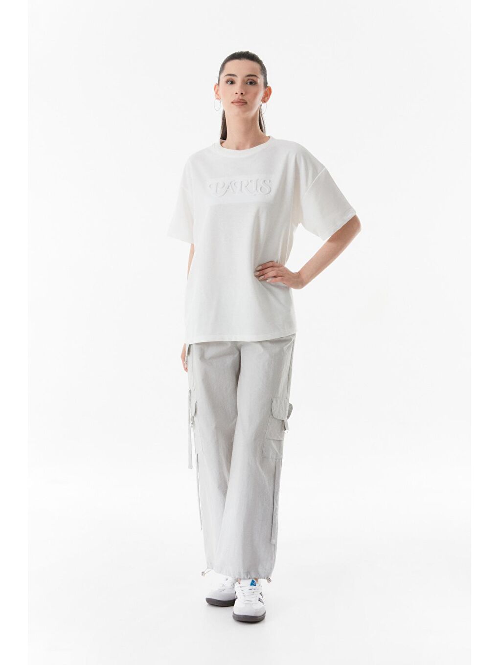 Ekru Kabartma Baskılı Bisiklet Yaka Tişört-1