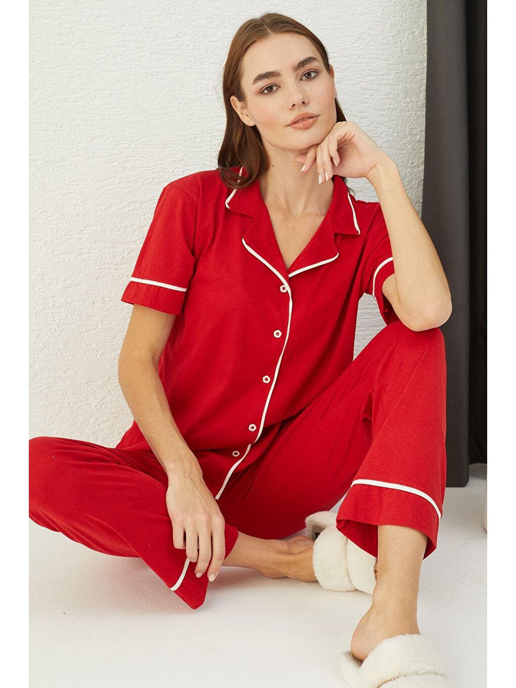 Kırmızı Düğmeli Pijama Takım