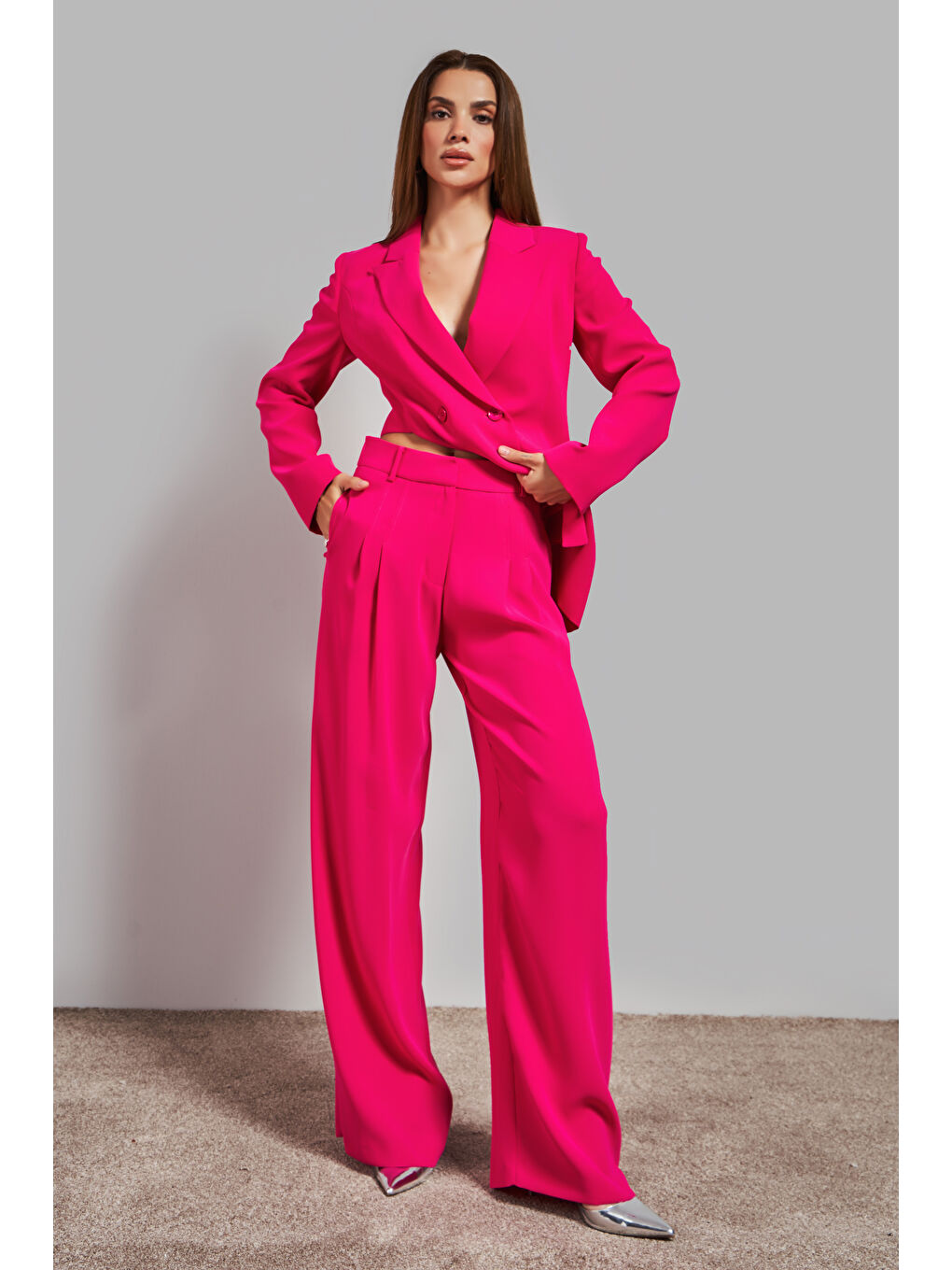 Kadın Fuşya Renk Bol Kesim Pileli Dökümlü Kumaş Pantolon-1