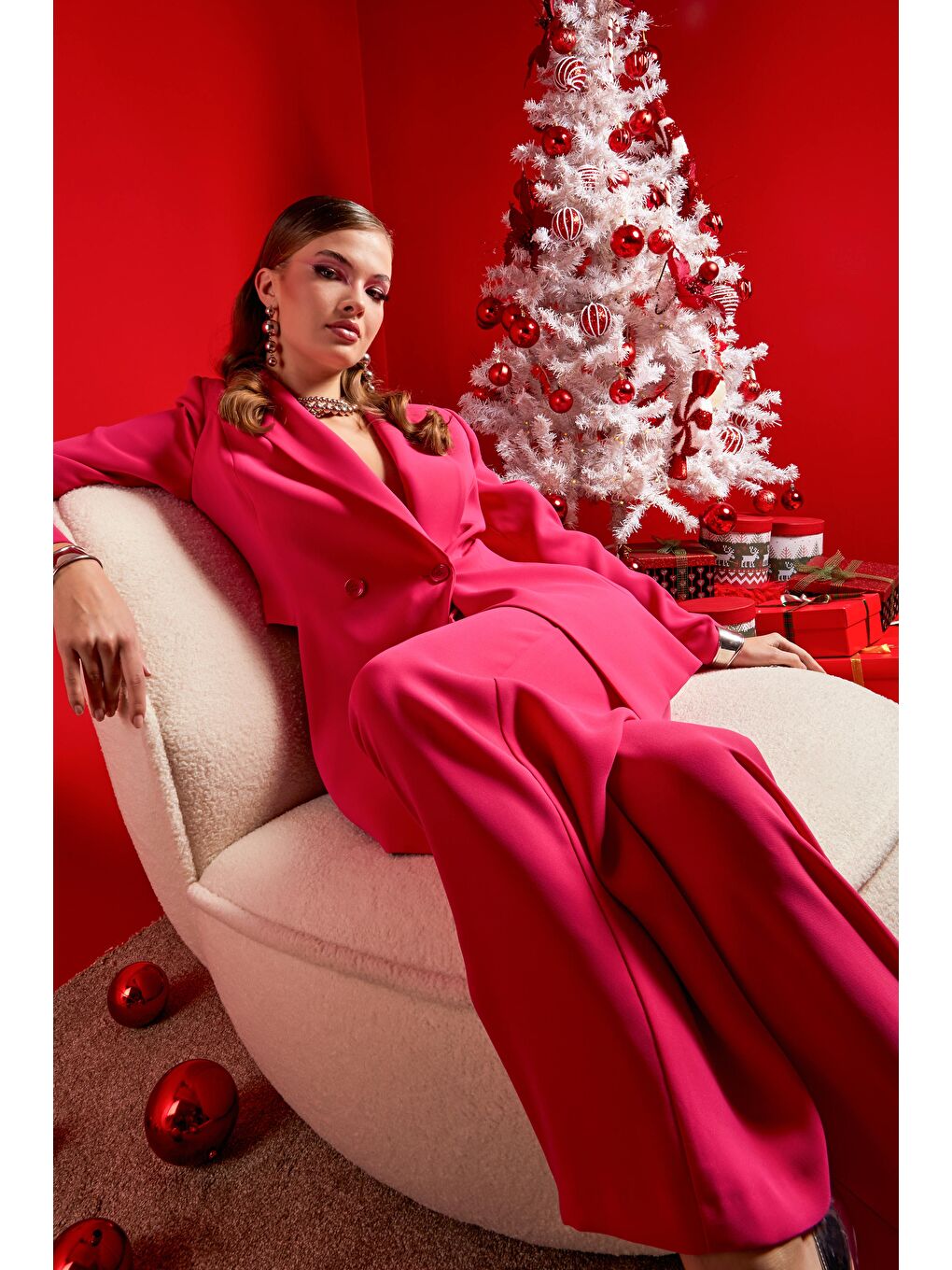 Kadın Fuşya Renk Bol Kesim Pileli Dökümlü Kumaş Pantolon-2