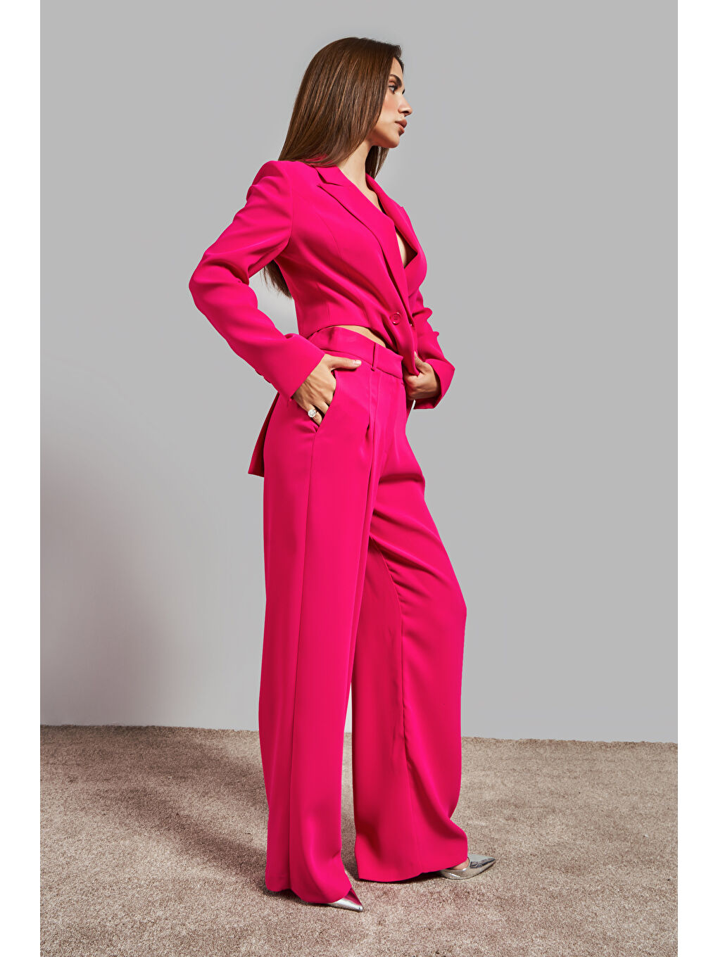 Kadın Fuşya Renk Bol Kesim Pileli Dökümlü Kumaş Pantolon-5