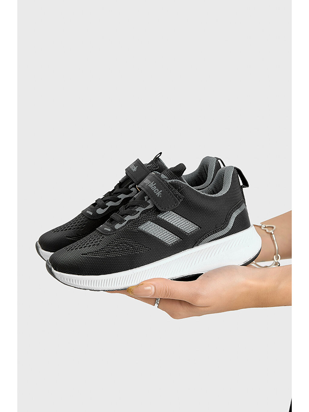 Çocuk Unisex Siyah Füme Eva Taban Yanı Şeritli File Detaylı Cırtlı Spor Ayakkabı-4