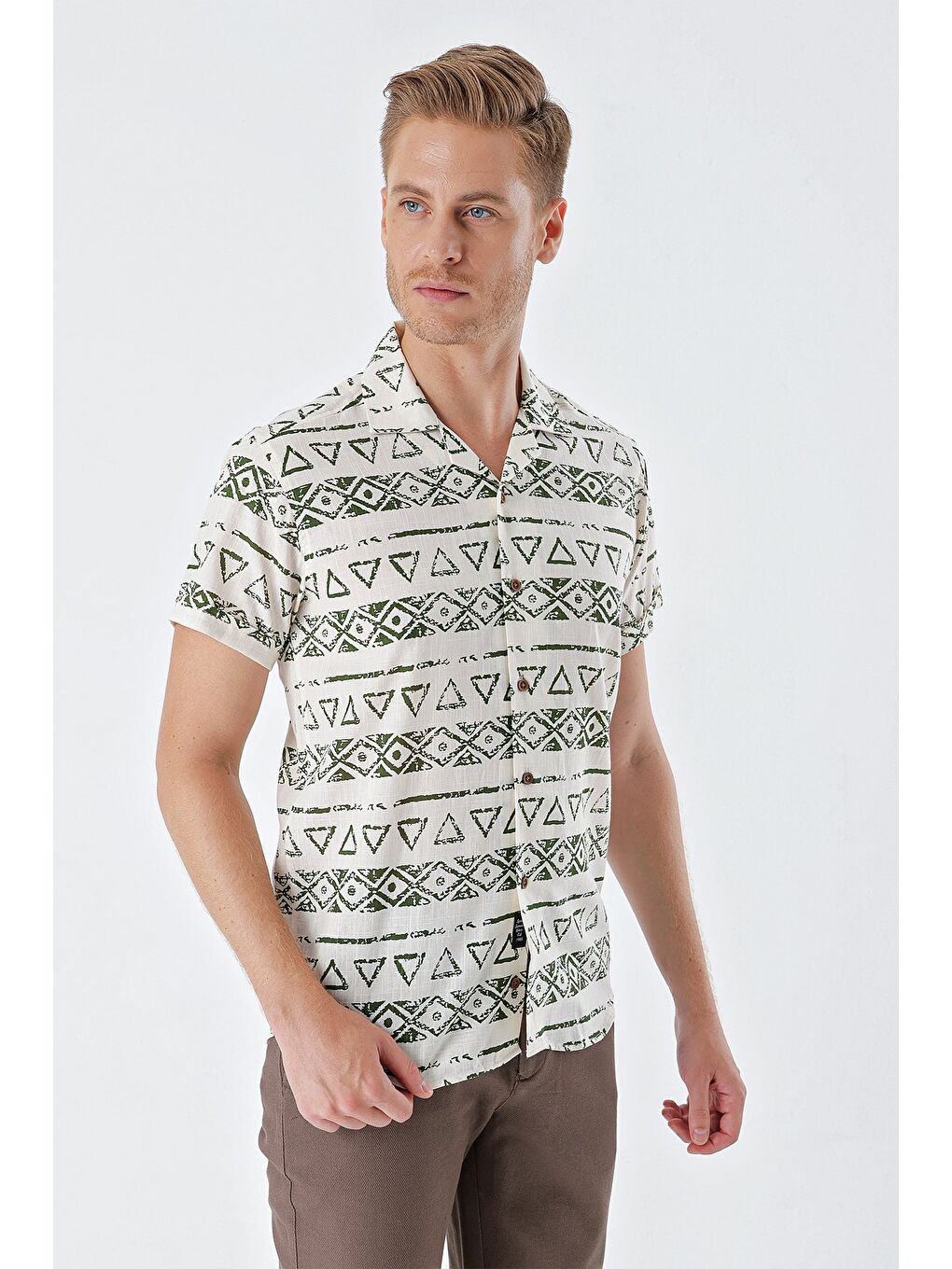 Koyu Haki Kısa Kollu Baskılı Apaş Yaka Cepsiz %100 Pamuk Casual Comfort Fit Gömlek 1004230160