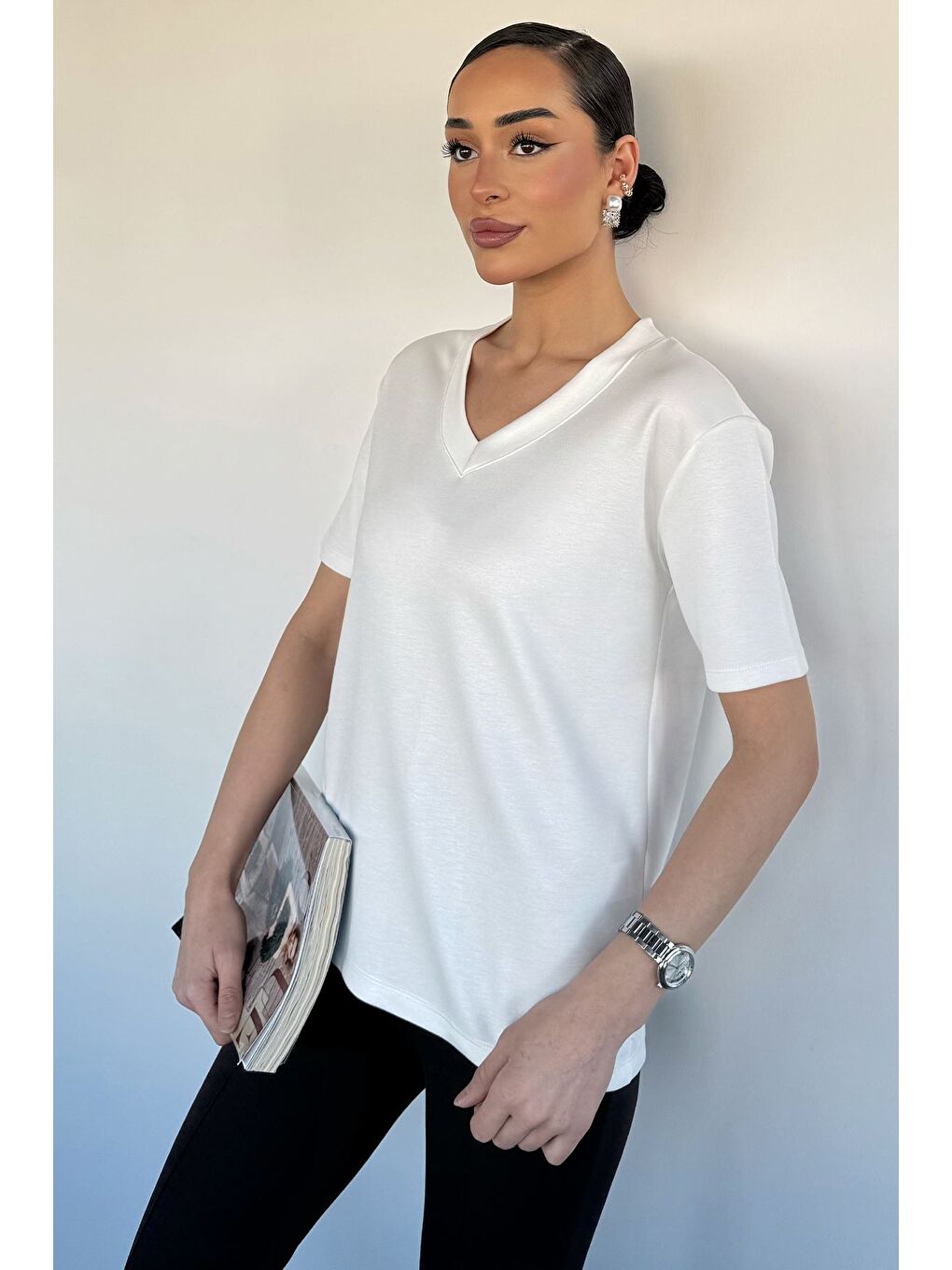 Ekru Kadın V Yaka Basic Tişört-1