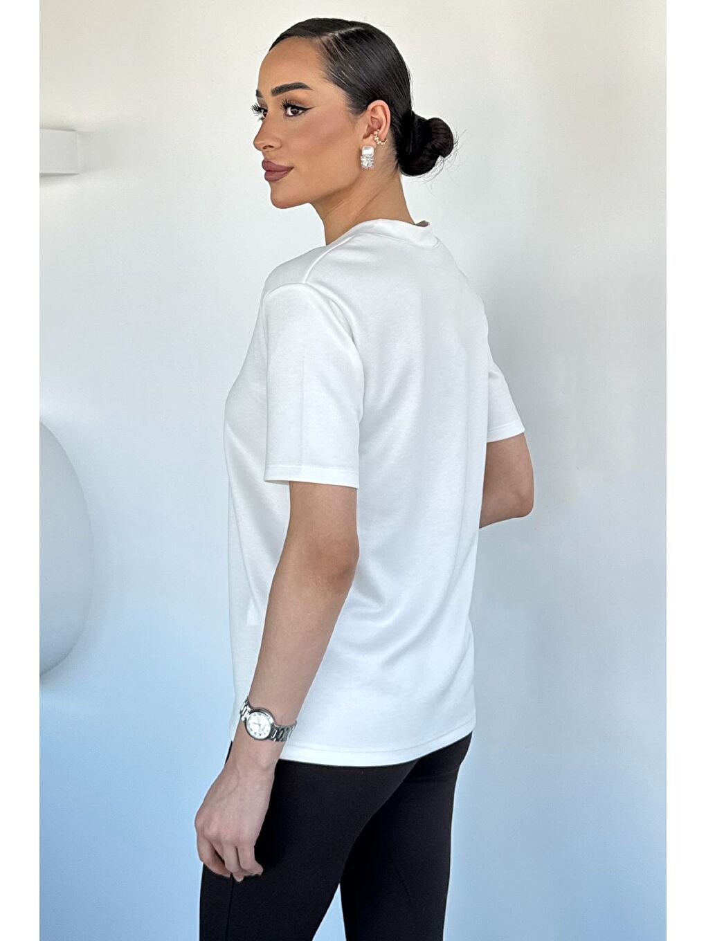 Ekru Kadın V Yaka Basic Tişört-3