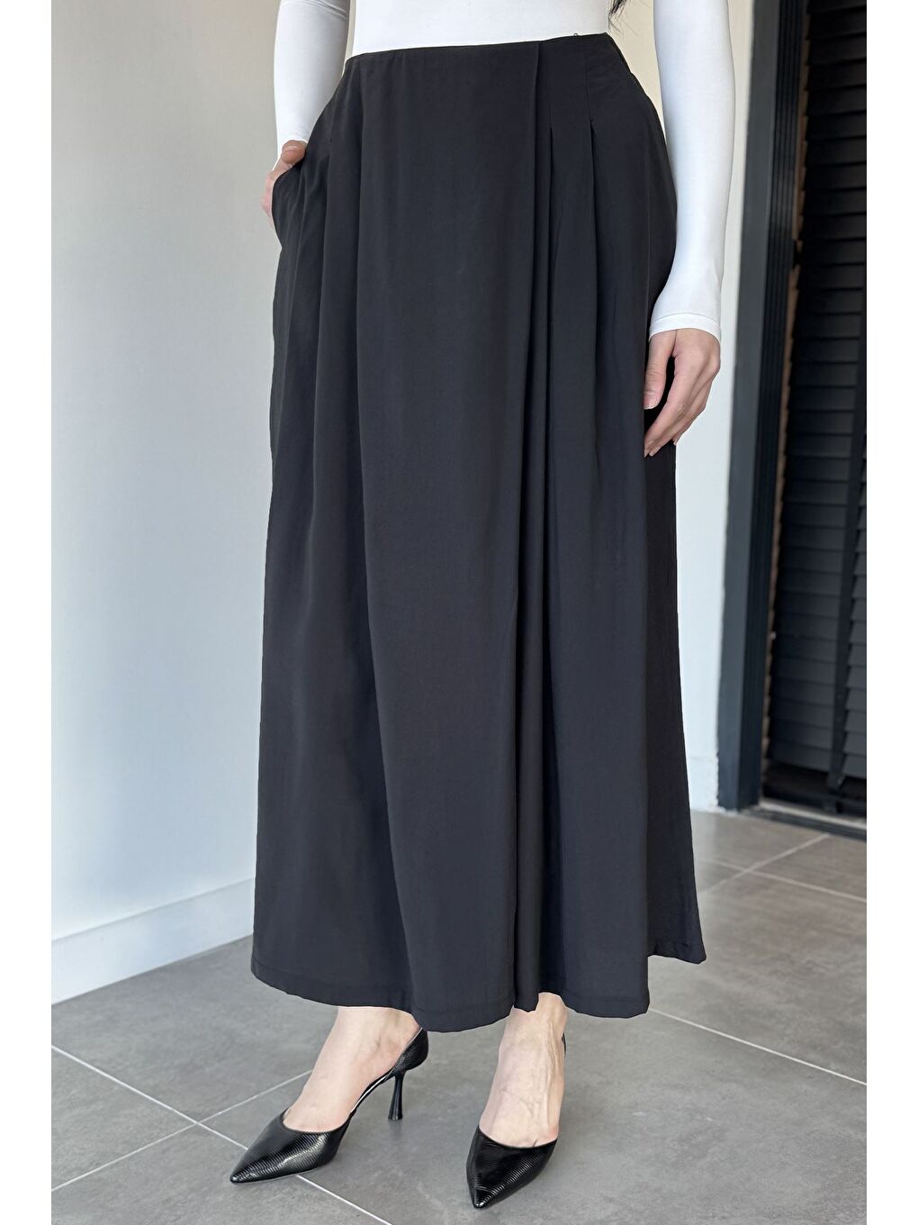 Siyah Perry Kadın Pileli Bol Kesim Pantolon