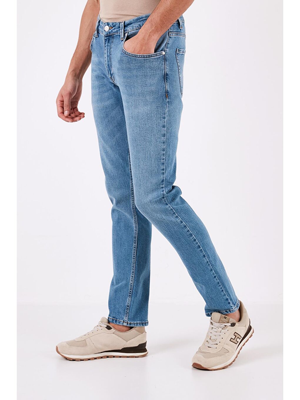 Mavi Pamuklu Normal Bel Regular Fit Boru Paça Jean Pantolon 2208J651PARMA