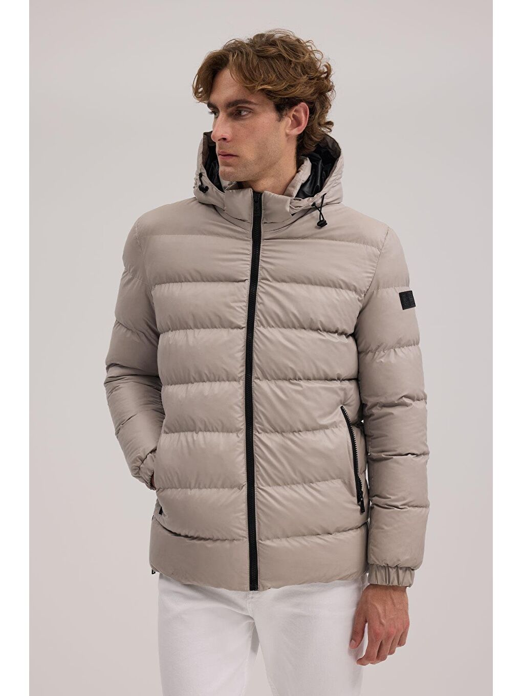 Bej Taş Regular Fit Kapüşonlu Şişme Kışlık Mont-1