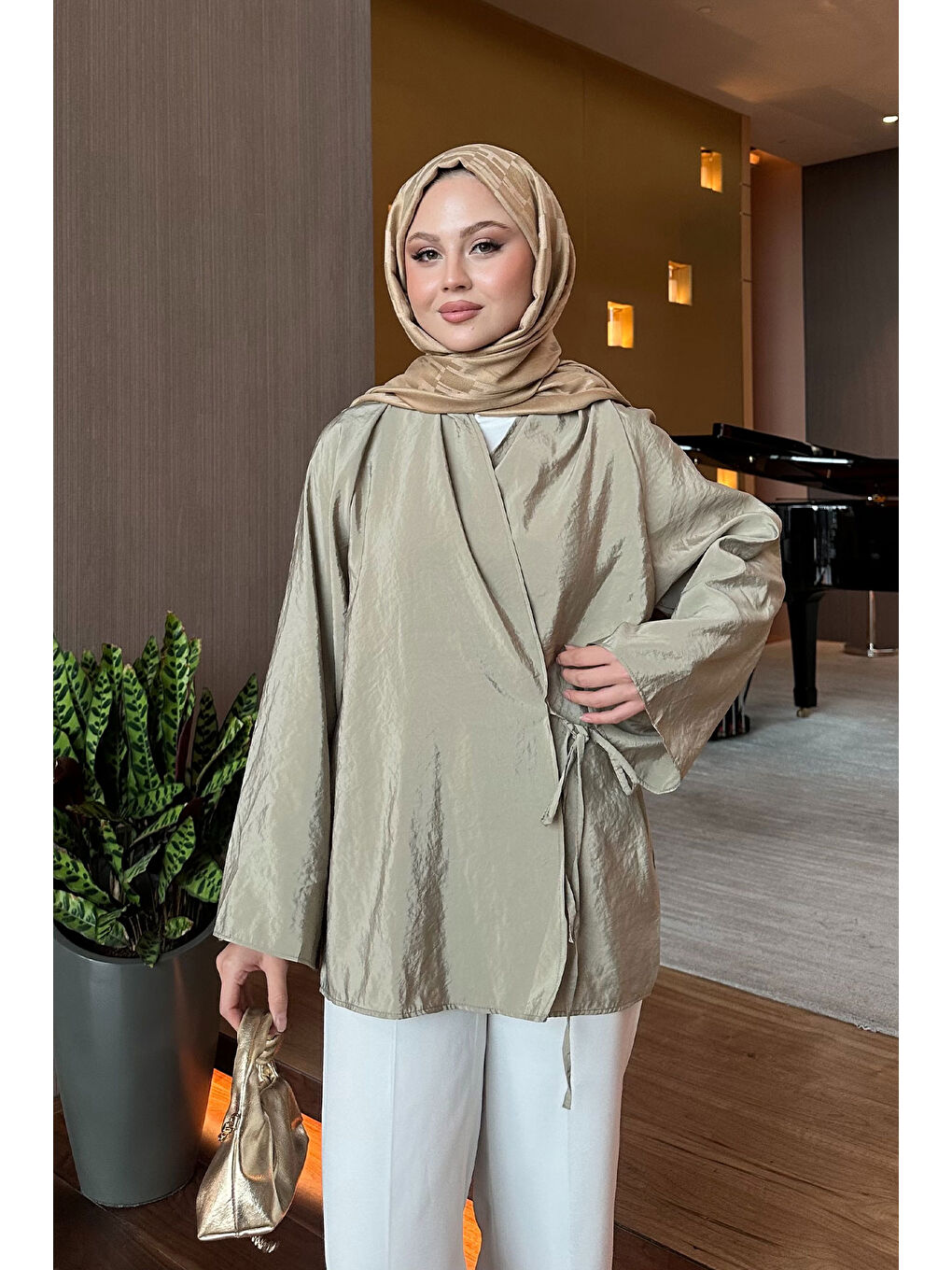 Kadın Yakası Pile Detaylı Kimono Yeşil