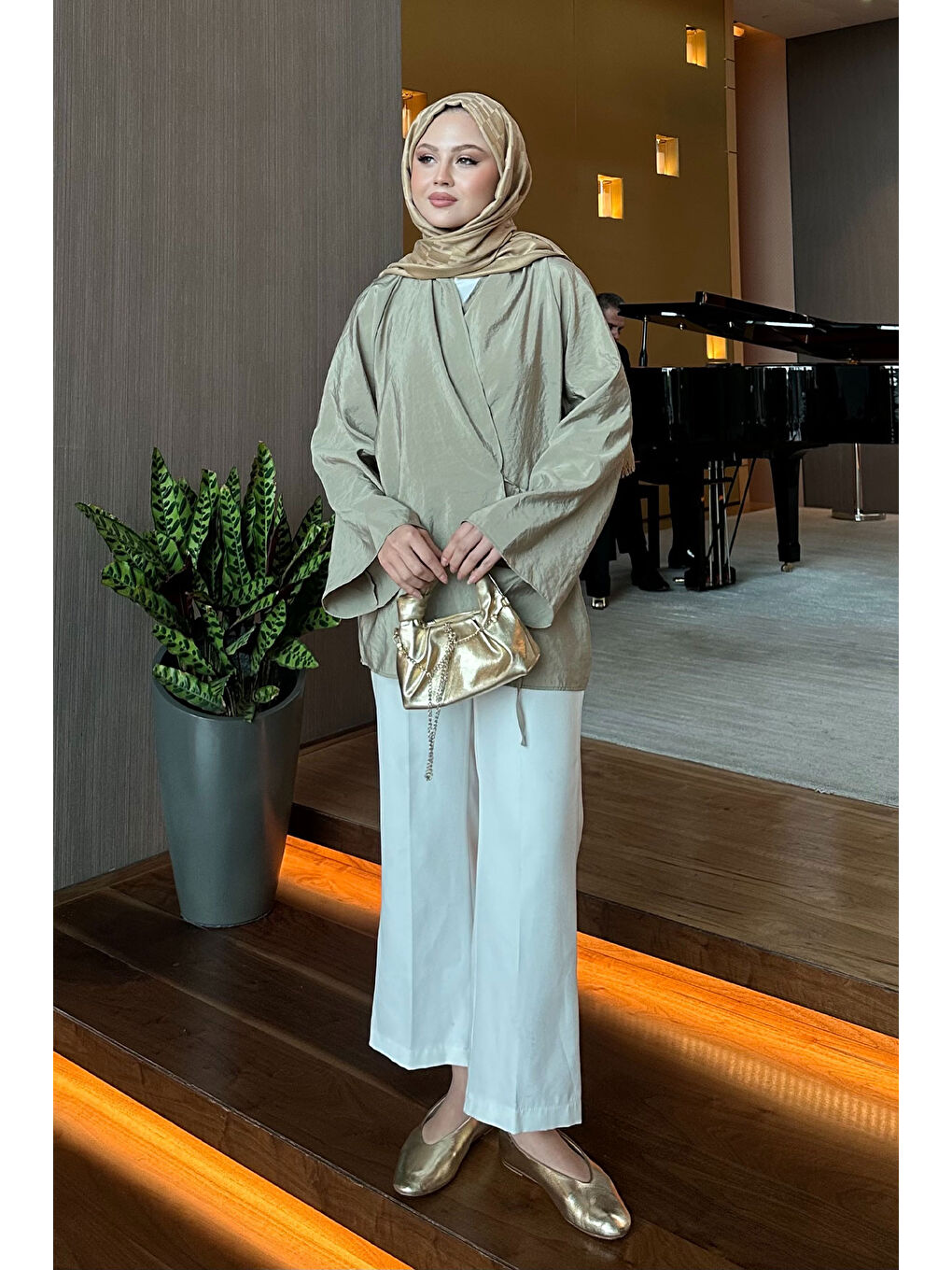 Kadın Yakası Pile Detaylı Kimono Yeşil-3