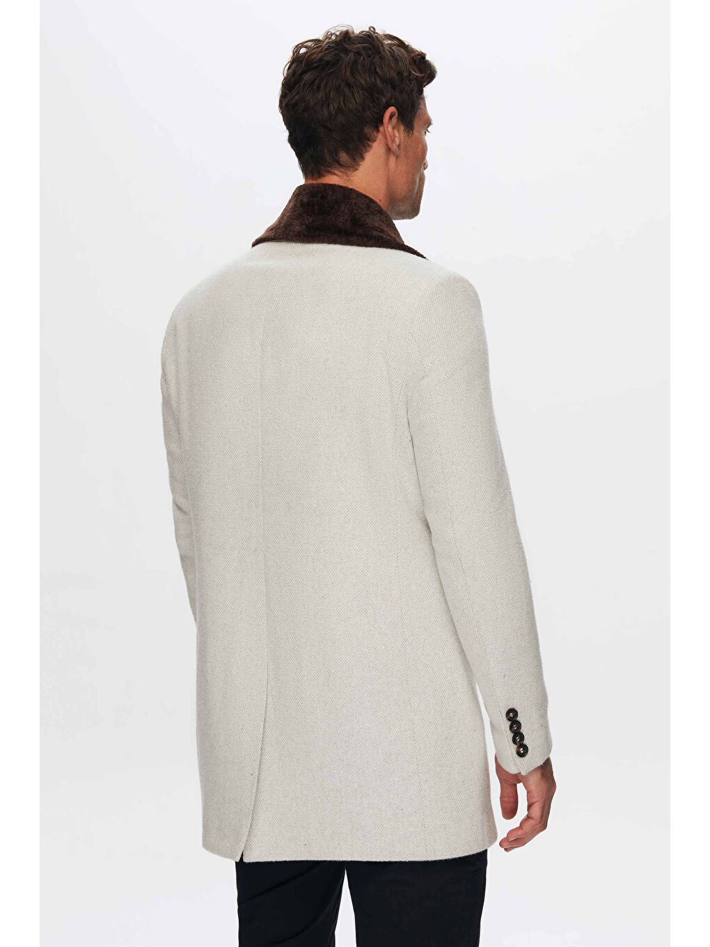 Regular Fit Bej Yakası Çıkartılabilir Kürklü Kruvaze Kaban-5