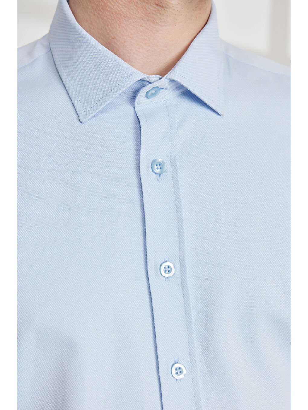 Erkek Açık Mavi Slim Fit Dar Kesim Klasik Yaka Pamuklu Armürlü Gömlek-2