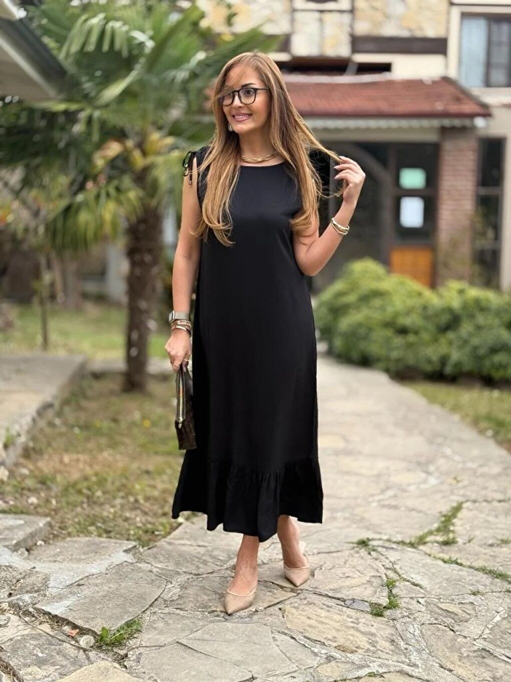 Siyah Kadın Omuzlardan Büzgülü Kayık Yaka Fırfırlı Janjan Krep Elbise-1