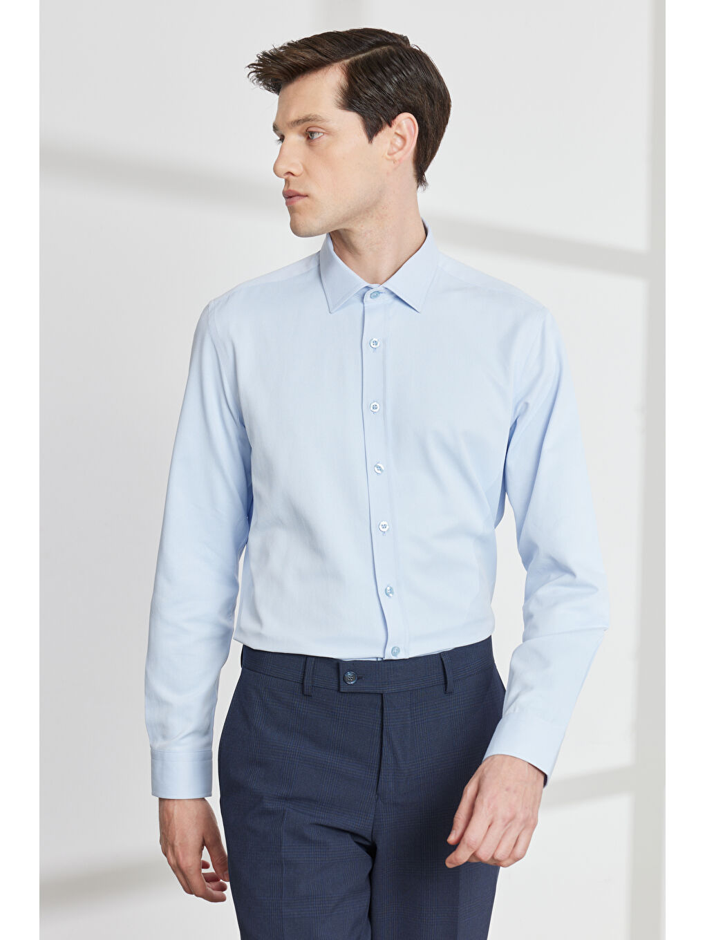 Erkek Açık Mavi Slim Fit Dar Kesim Klasik Yaka Pamuklu Armürlü Gömlek-3