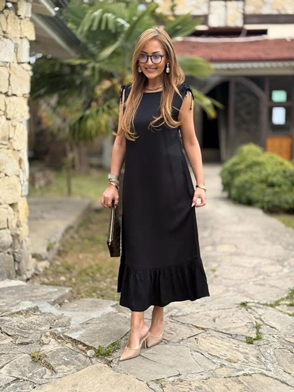 Siyah Kadın Omuzlardan Büzgülü Kayık Yaka Fırfırlı Janjan Krep Elbise-2