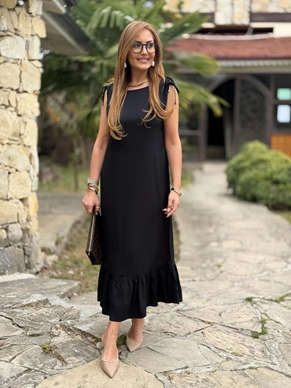 Siyah Kadın Omuzlardan Büzgülü Kayık Yaka Fırfırlı Janjan Krep Elbise-4