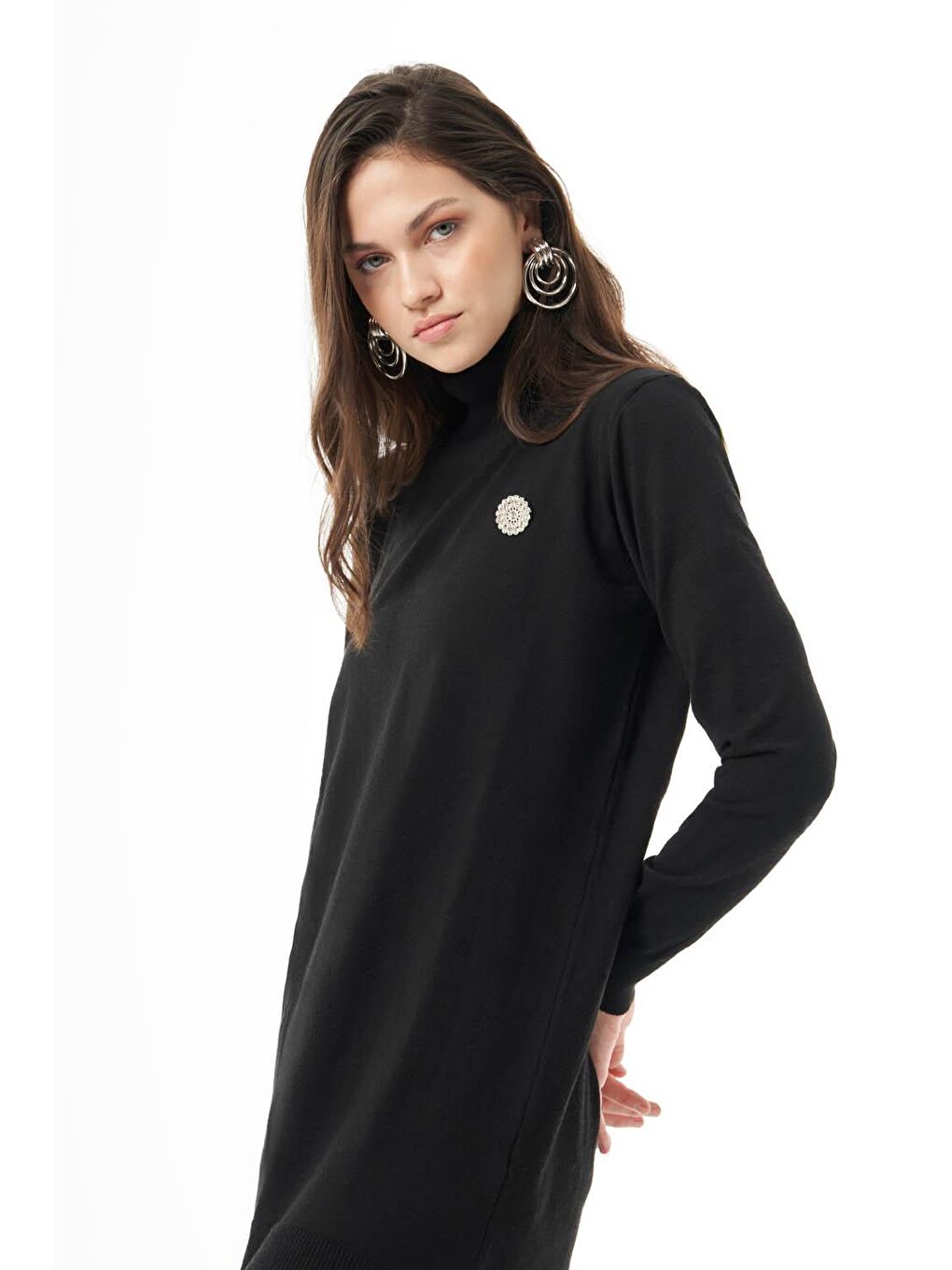 Broş Detaylı Balıkçı Siyah Triko-1