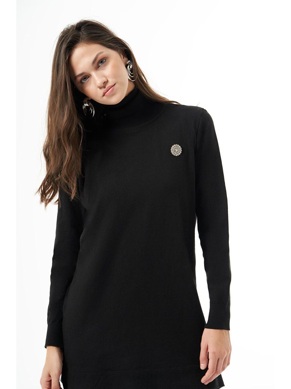 Broş Detaylı Balıkçı Siyah Triko-2